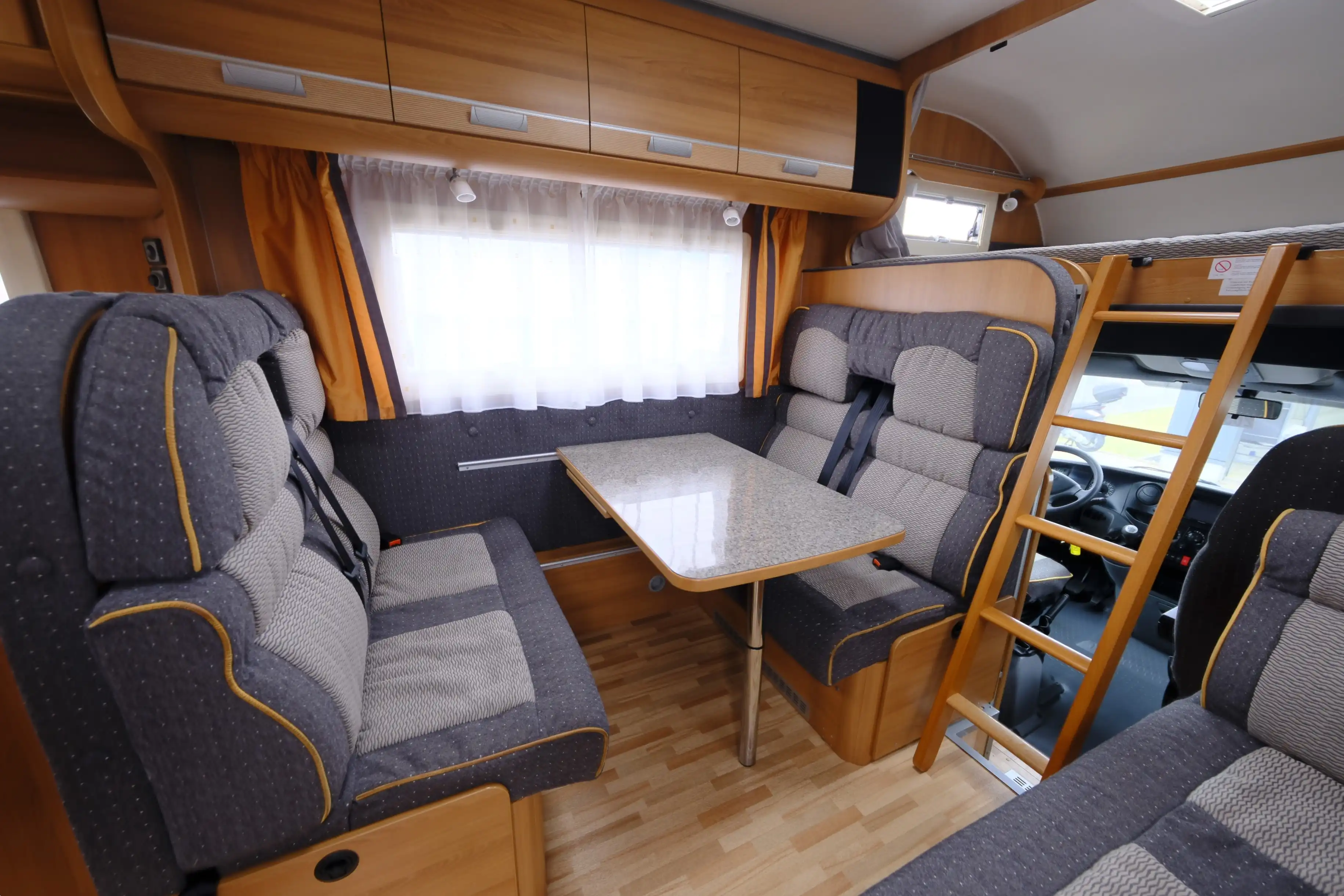 DETHLEFFS A 800 XL Globetrotter
